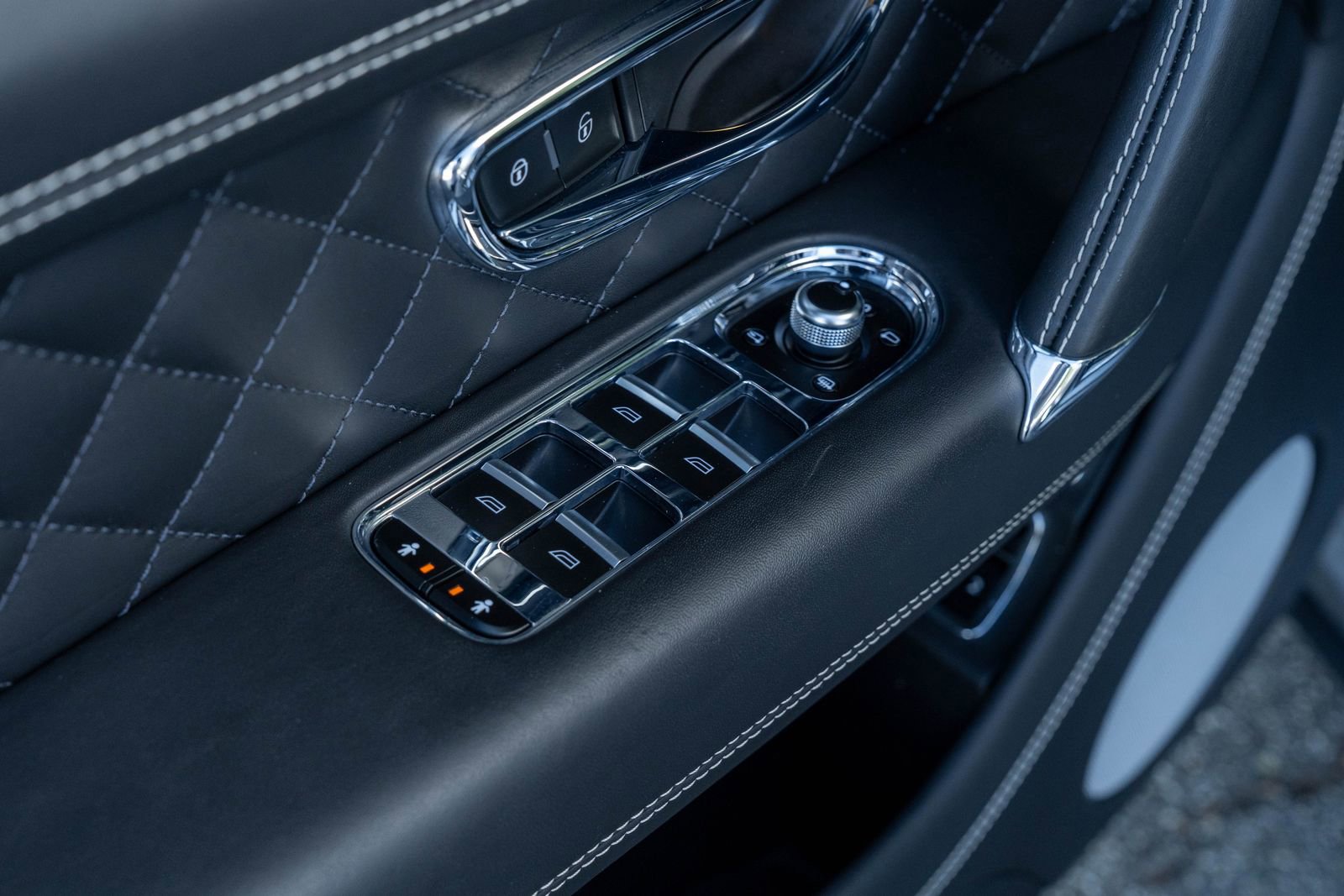 2017 Bentley Bentayga W12 photo 14
