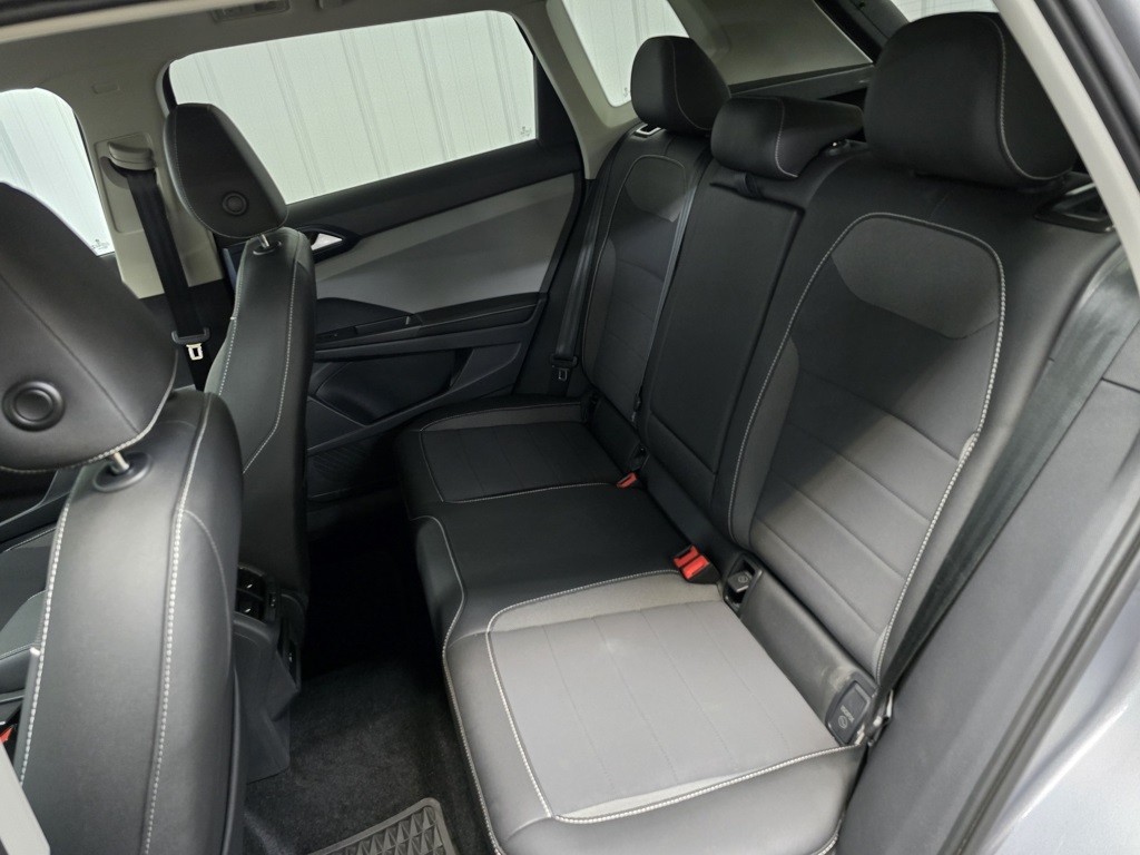 2024 Volkswagen Taos SE photo 31
