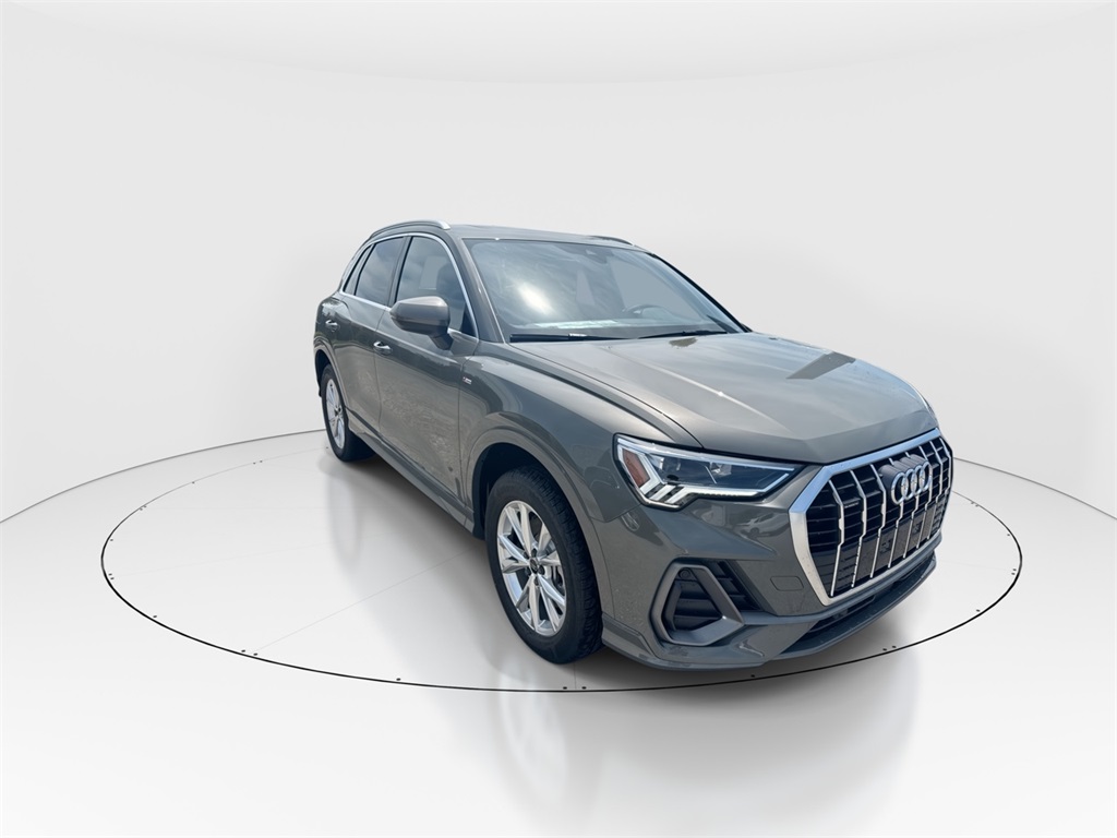 2025 Audi Q3 Premium S line photo 2