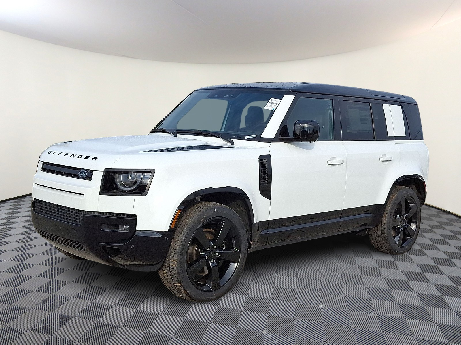 2026 Land Rover Defender V8's photo