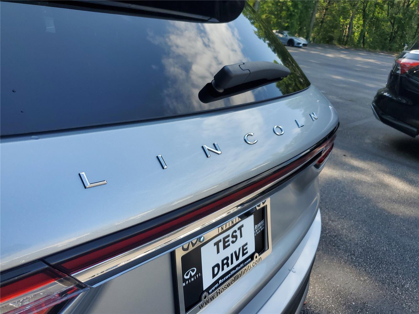 2022 Lincoln Corsair Standard photo 7