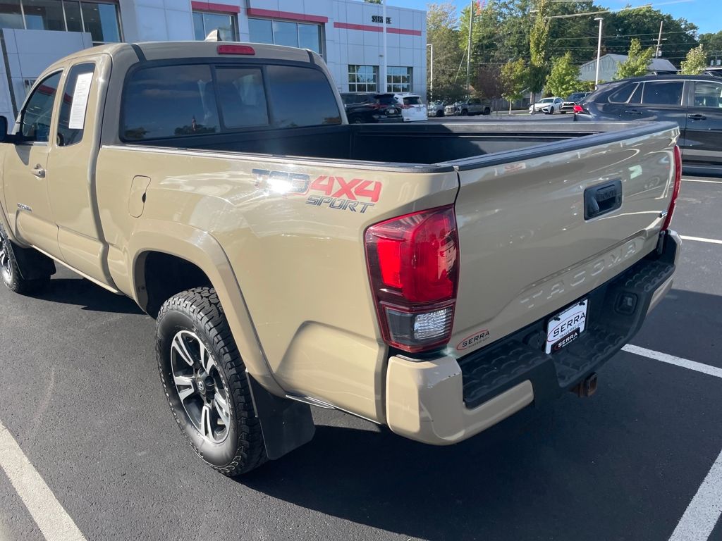 2019 Toyota Tacoma TRD Sport photo 9