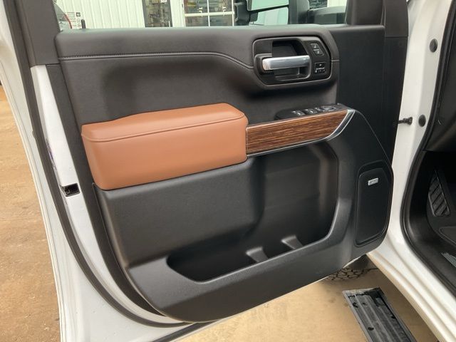 2022 Chevrolet Silverado 2500HD High Country photo 4