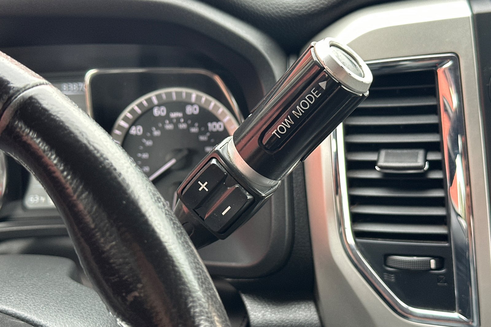 2018 Nissan Titan PRO-4X photo 15