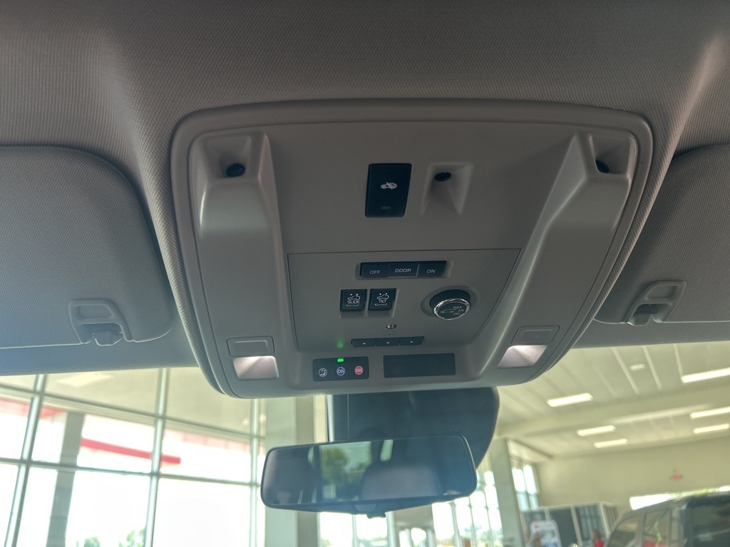 2020 Cadillac Escalade Premium Luxury photo 12