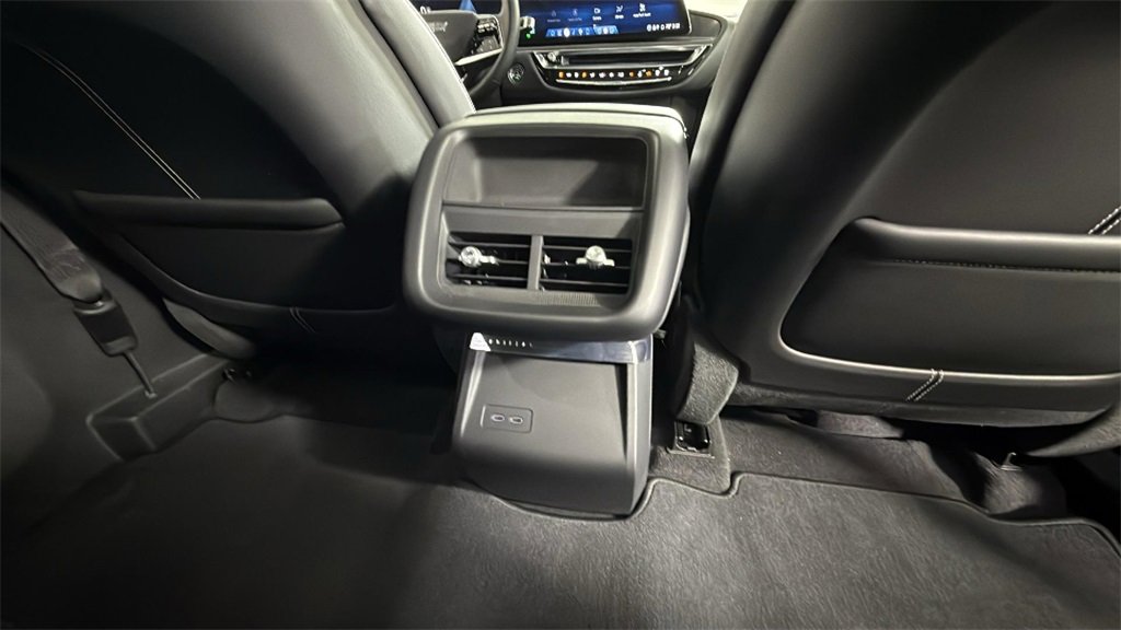 2024 Cadillac Lyriq Tech photo 32