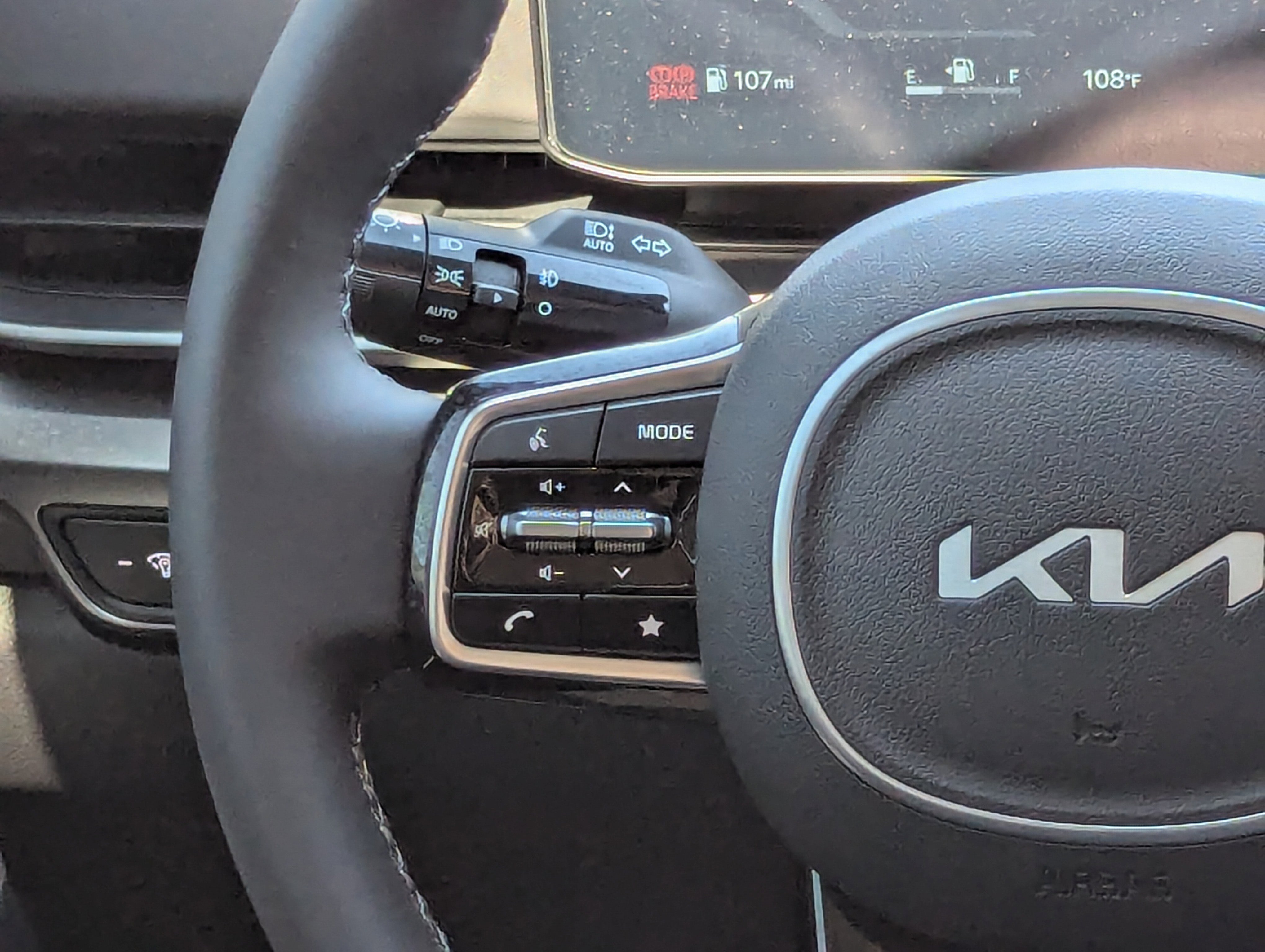 2026 Kia Carnival SX photo 4