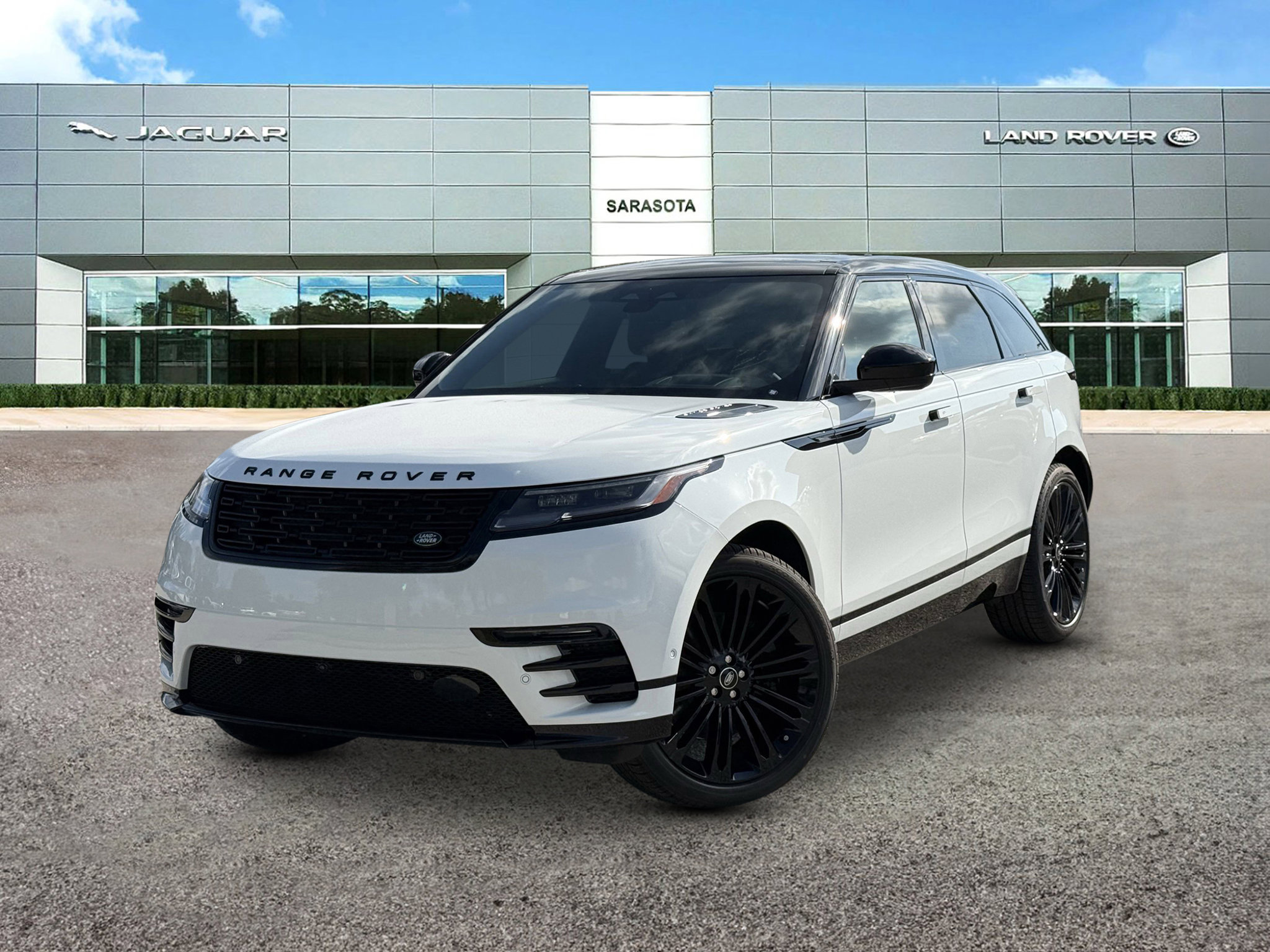 2026 Land Rover Range Rover Velar Dynamic SE's photo