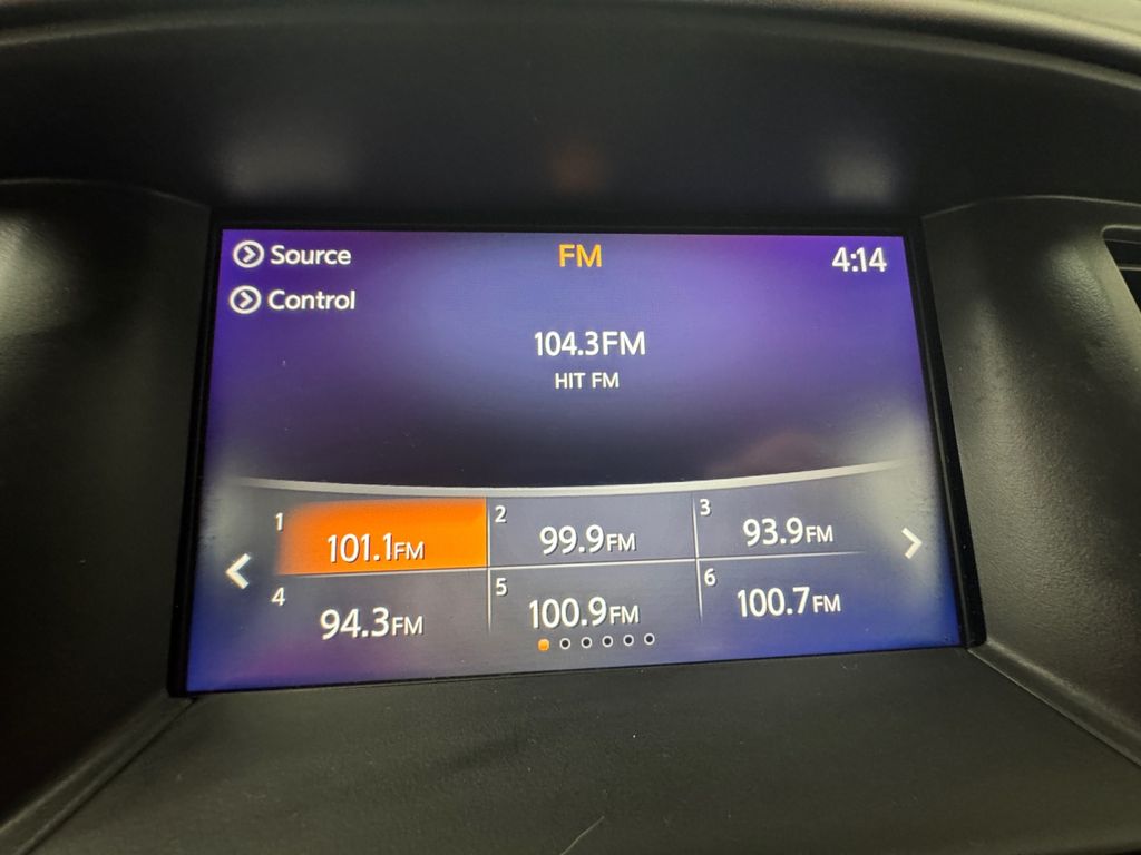 2020 Nissan Pathfinder SV photo 9