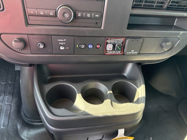 2025 Chevrolet Express Cargo 3500 photo 14
