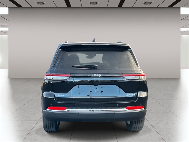 2025 Jeep Grand Cherokee Laredo X photo 3