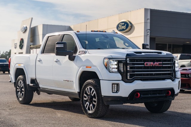 2022 GMC Sierra 2500HD AT4's photo