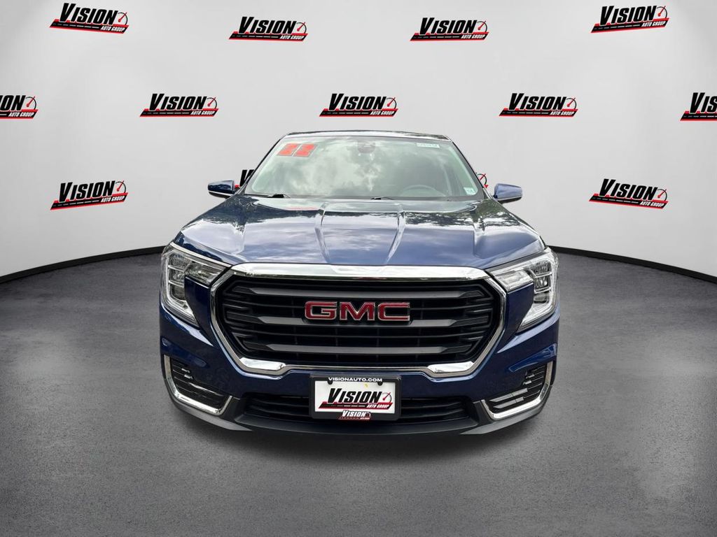 2022 Gmc Terrain SLE photo 2