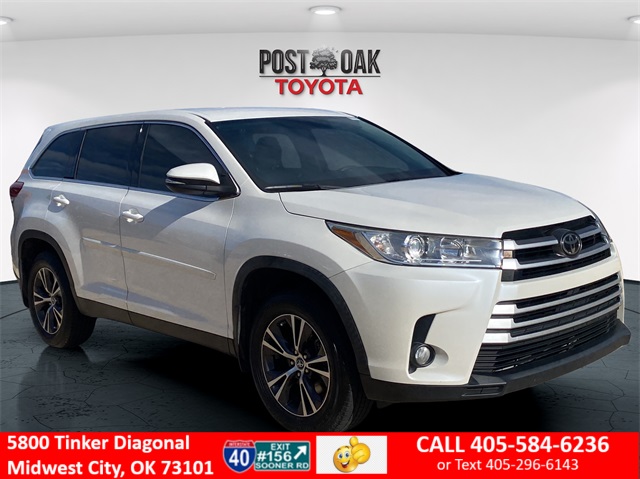2019 Toyota Highlander LE Plus's photo
