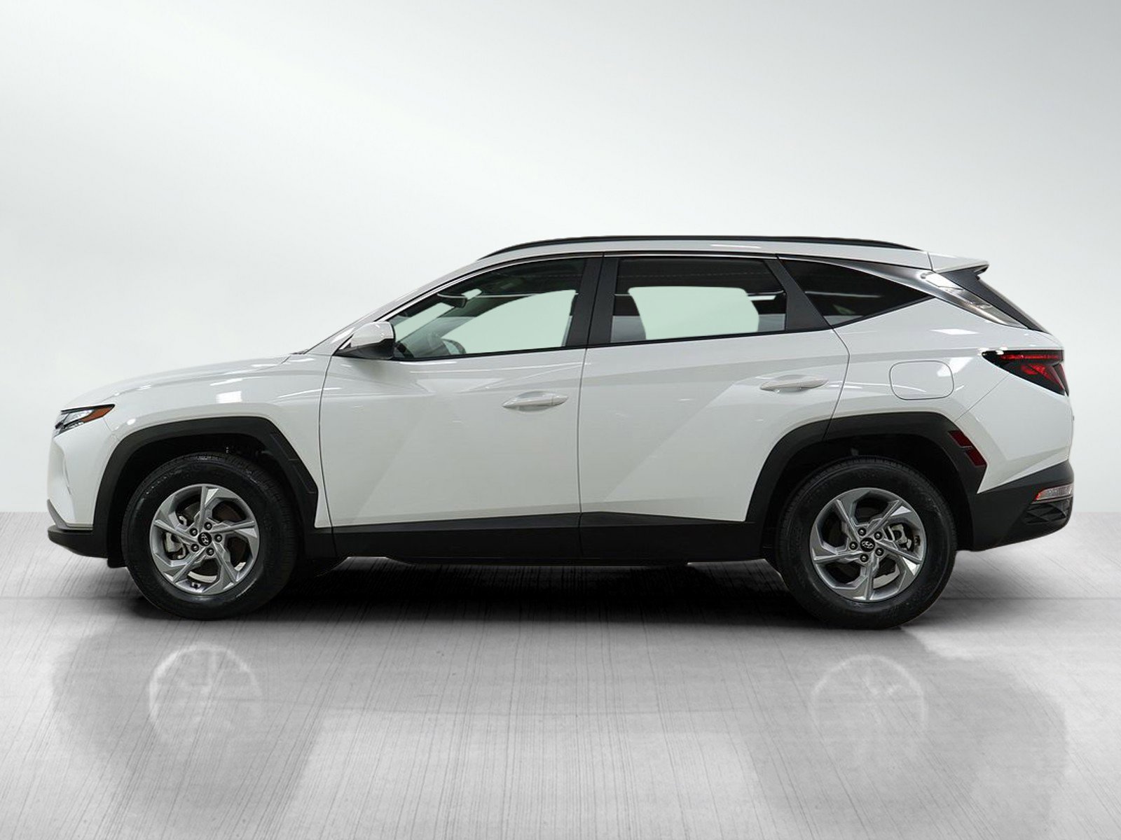 Used 2024 Hyundai Tucson SEL with VIN 5NMJBCDE1RH388892 for sale in Minneapolis, Minnesota