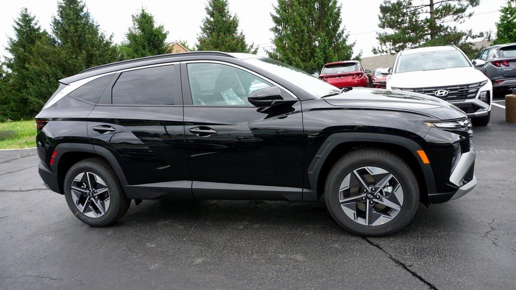 2025 Hyundai Tucson SEL photo 3