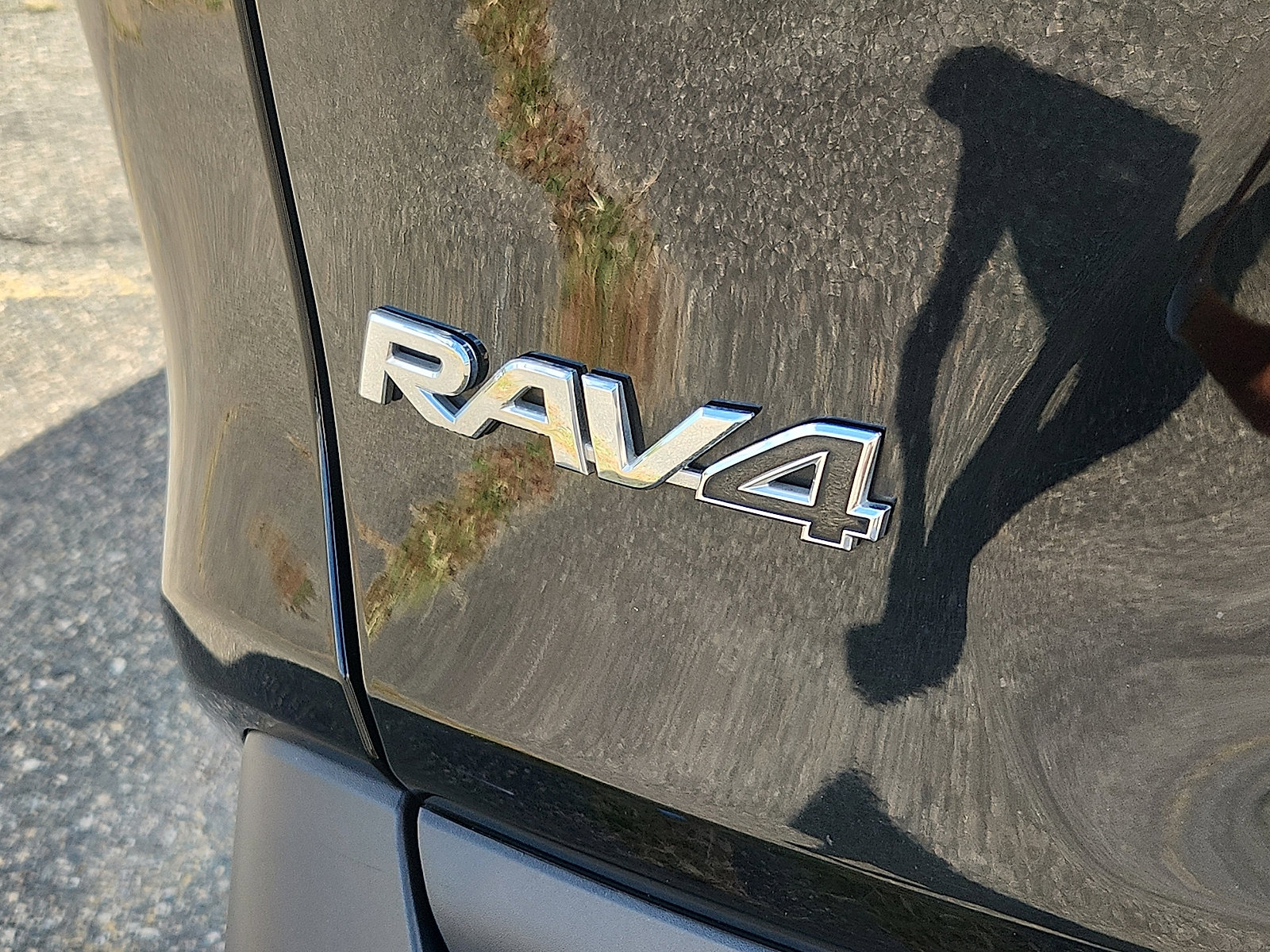 2024 Toyota RAV4 XLE photo 28