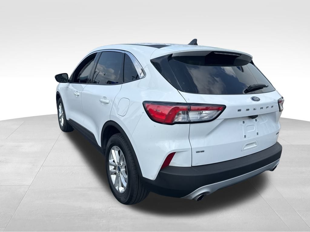 2022 Ford Escape Hybrid SE photo 12