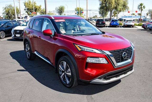2023 Nissan Rogue SL's photo