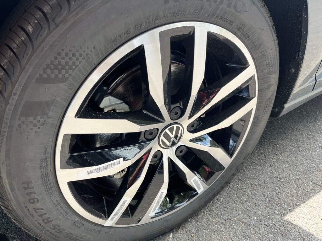 2025 Volkswagen Jetta 1.5T SE photo 2