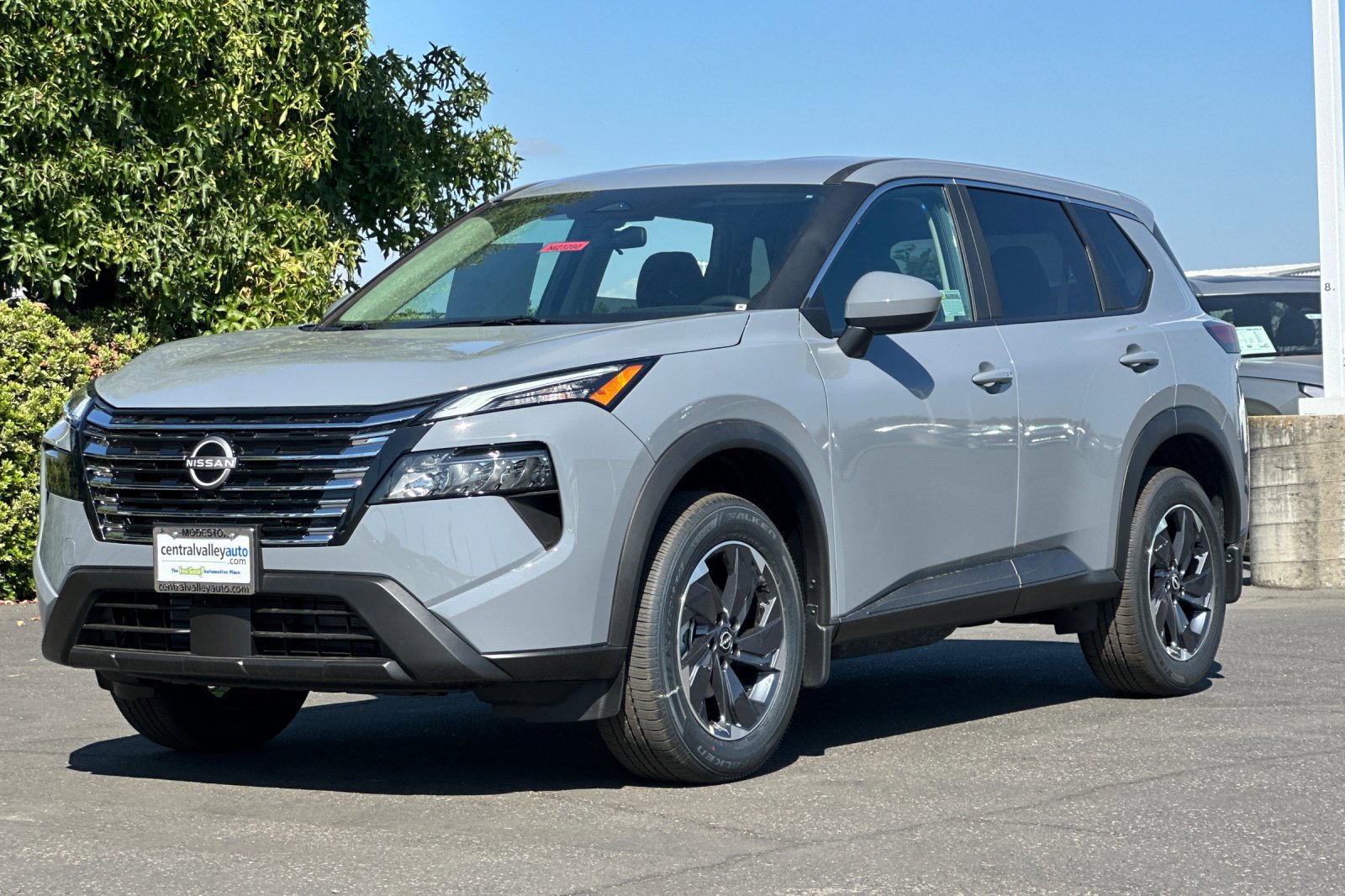 2026 Nissan Rogue SV photo 8
