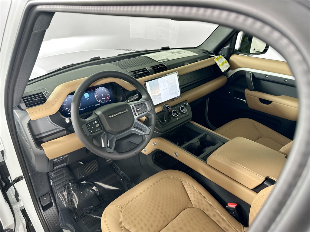 2025 Land Rover Defender 90 X-Dynamic SE photo 10