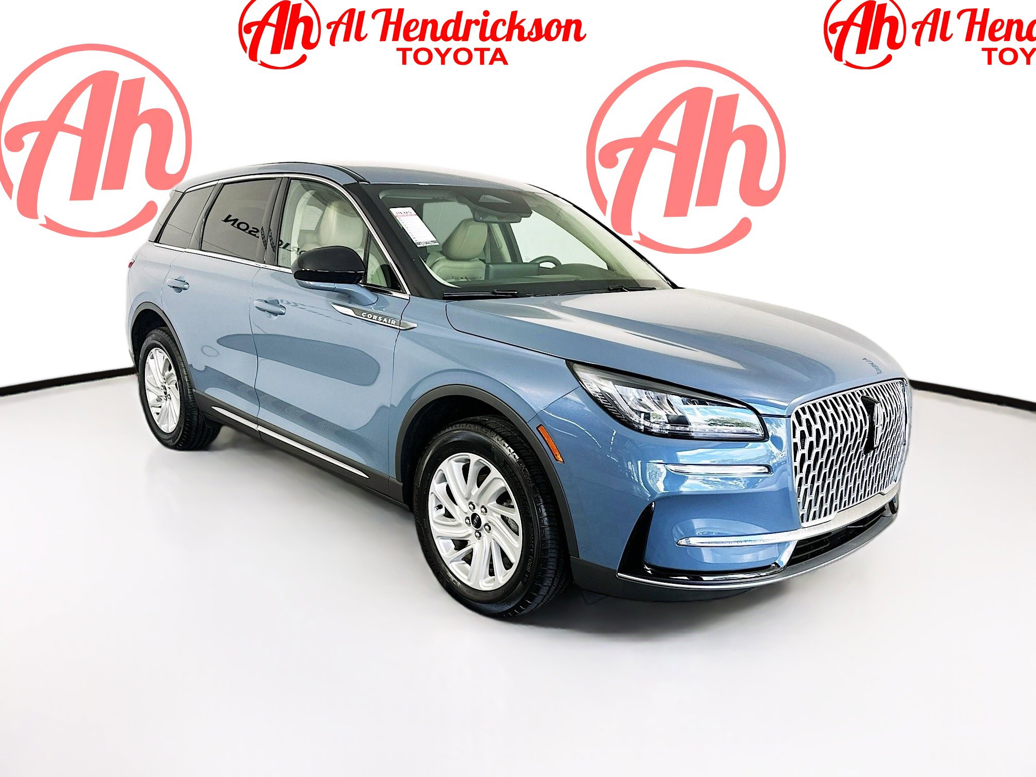 2023 Lincoln Corsair Base's photo