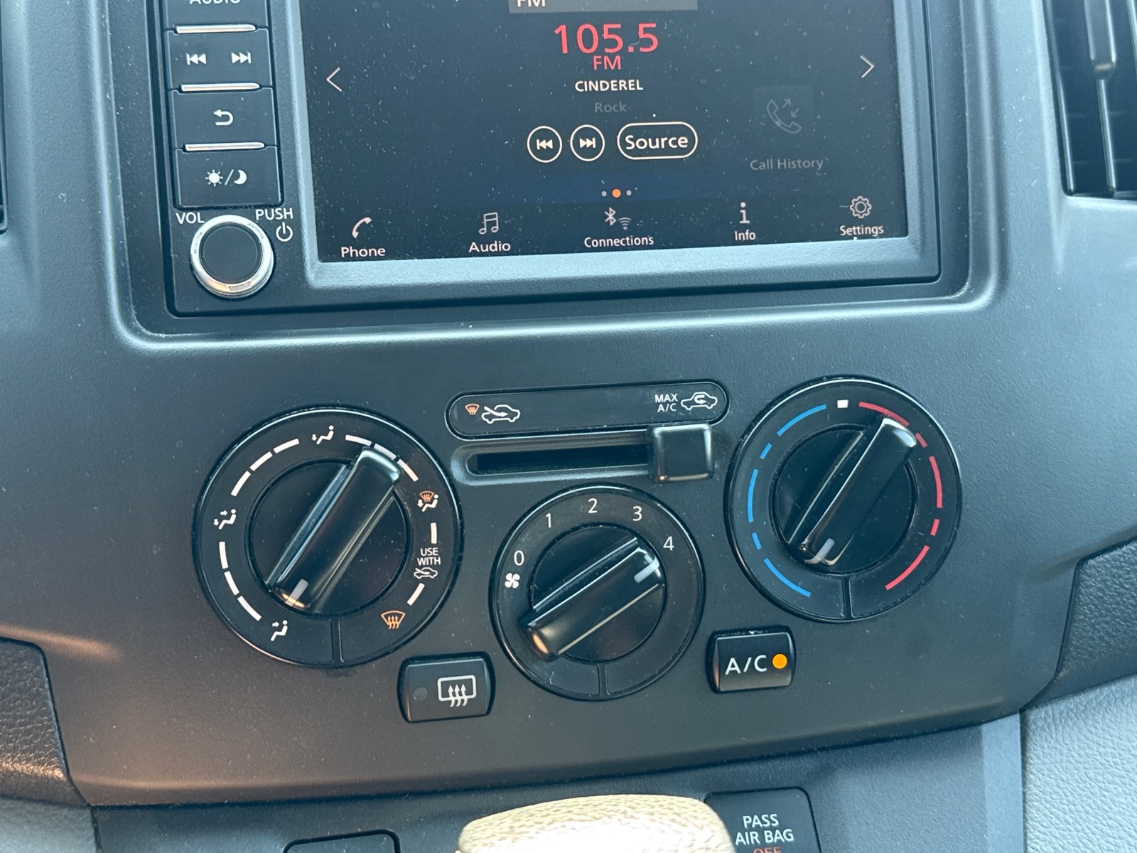 2020 Nissan NV200 SV photo 18