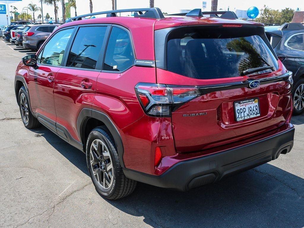 2025 Subaru Forester Premium Base photo 4