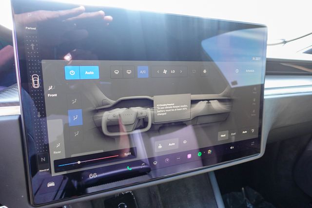 2023 Tesla Model S Plaid photo 17