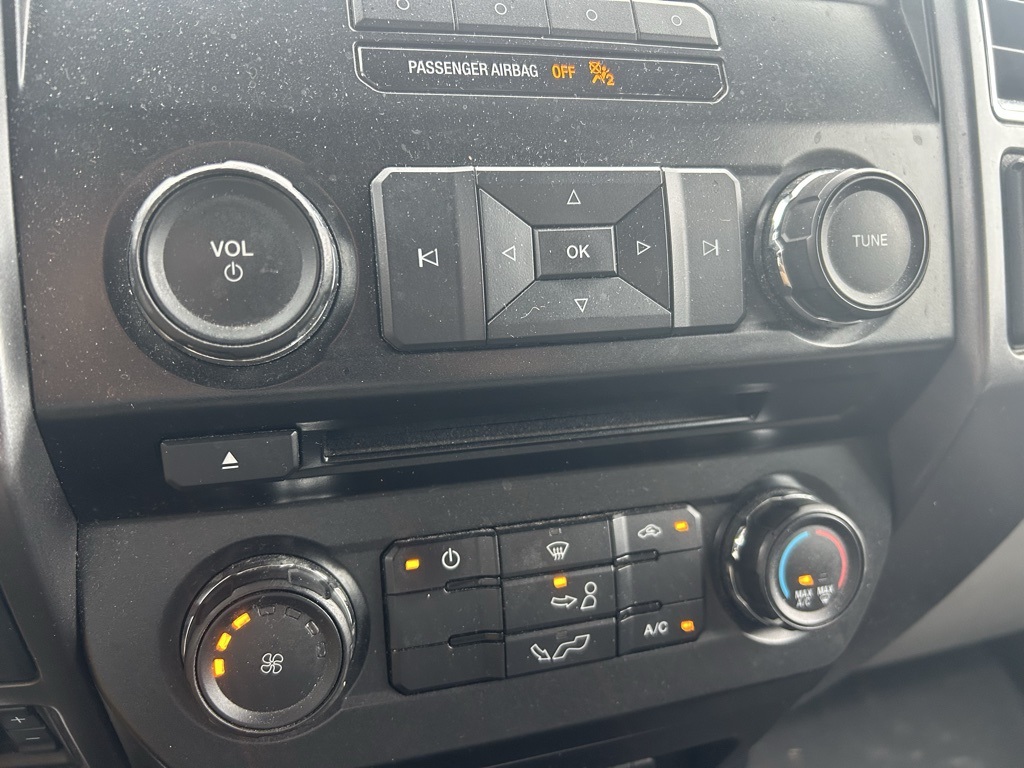 2016 Ford F-150 XLT photo 19