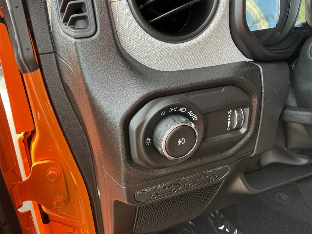 2025 Jeep Wrangler Willys photo 12