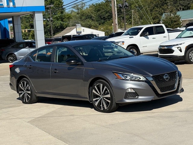 2020 Nissan Altima 2.5 SR photo 2