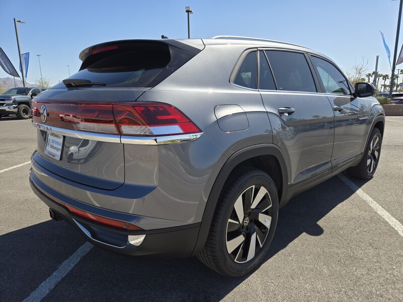 2025 Volkswagen Atlas Cross Sport SE Technology photo 4
