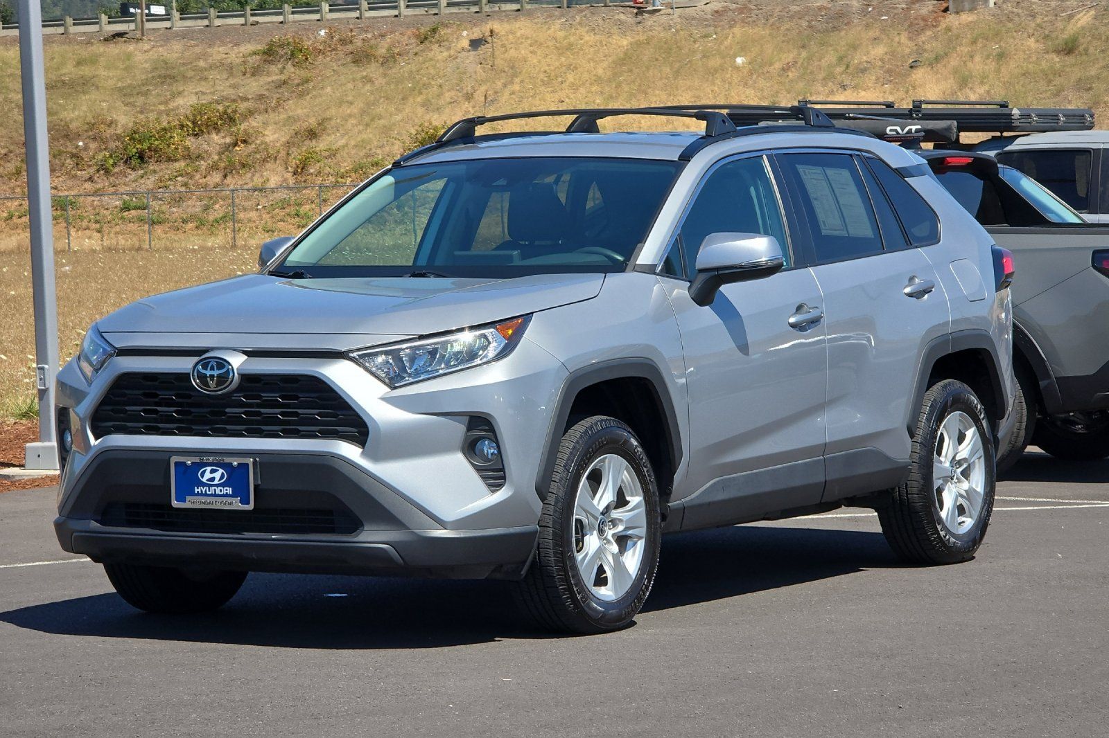 2021 Toyota RAV4 XLE photo 7