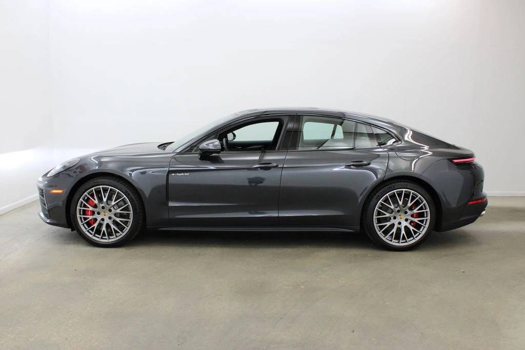 2025 Porsche Panamera 4S E-Hybrid photo 2