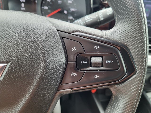 2025 Chevrolet Trax LS photo 18