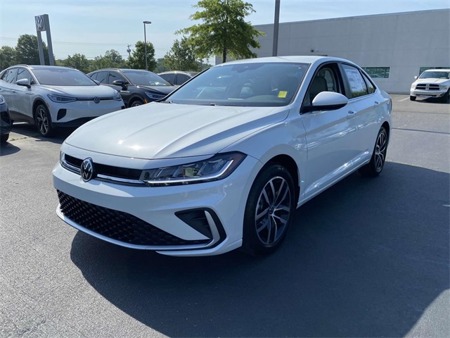 2025 Volkswagen Jetta 1.5T SE photo 3