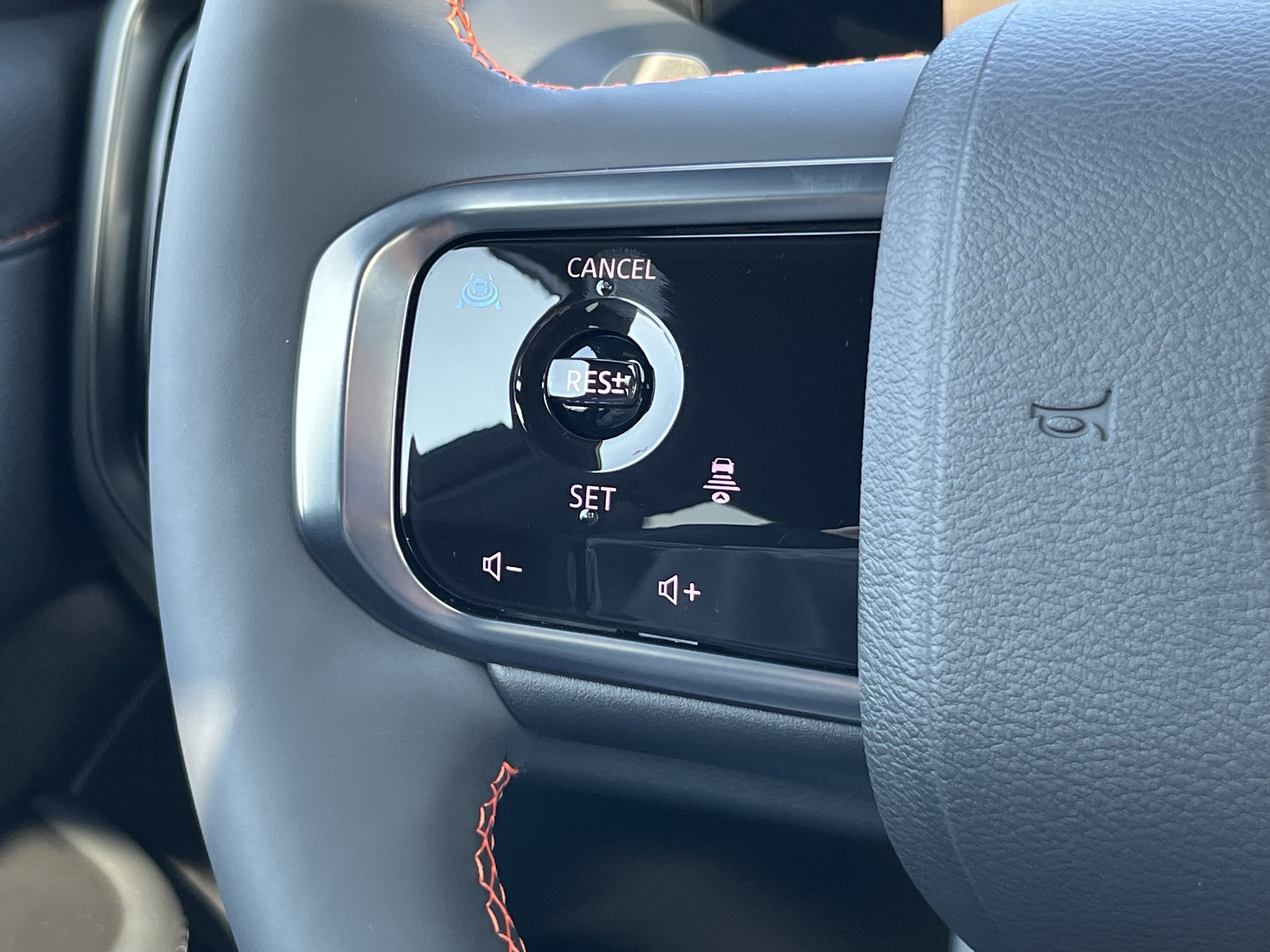 2025 Nissan Armada photo 3