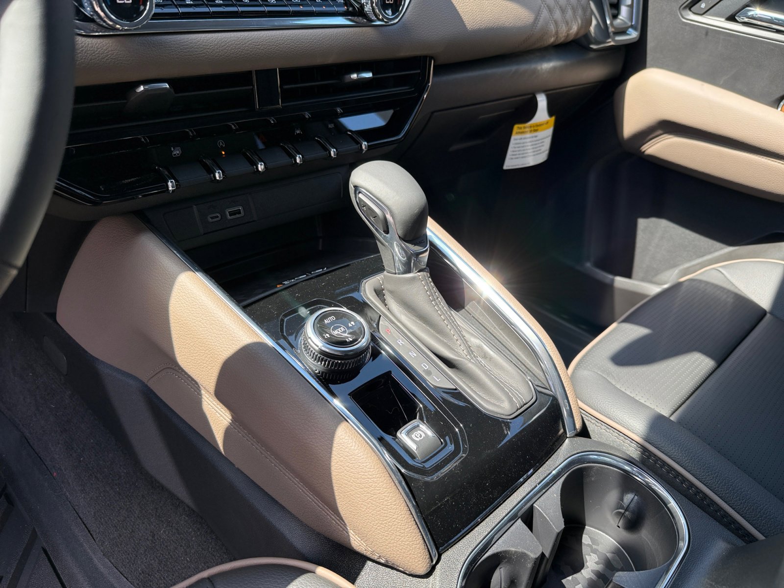 2026 Gmc Canyon Denali photo 13