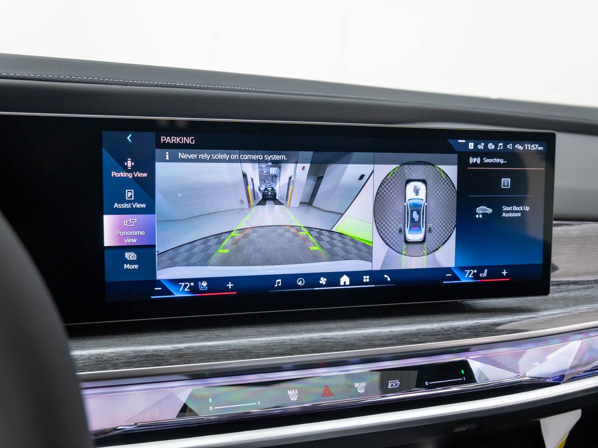 New 2025 Mineral White Metallic BMW 760i xDrive image 29
