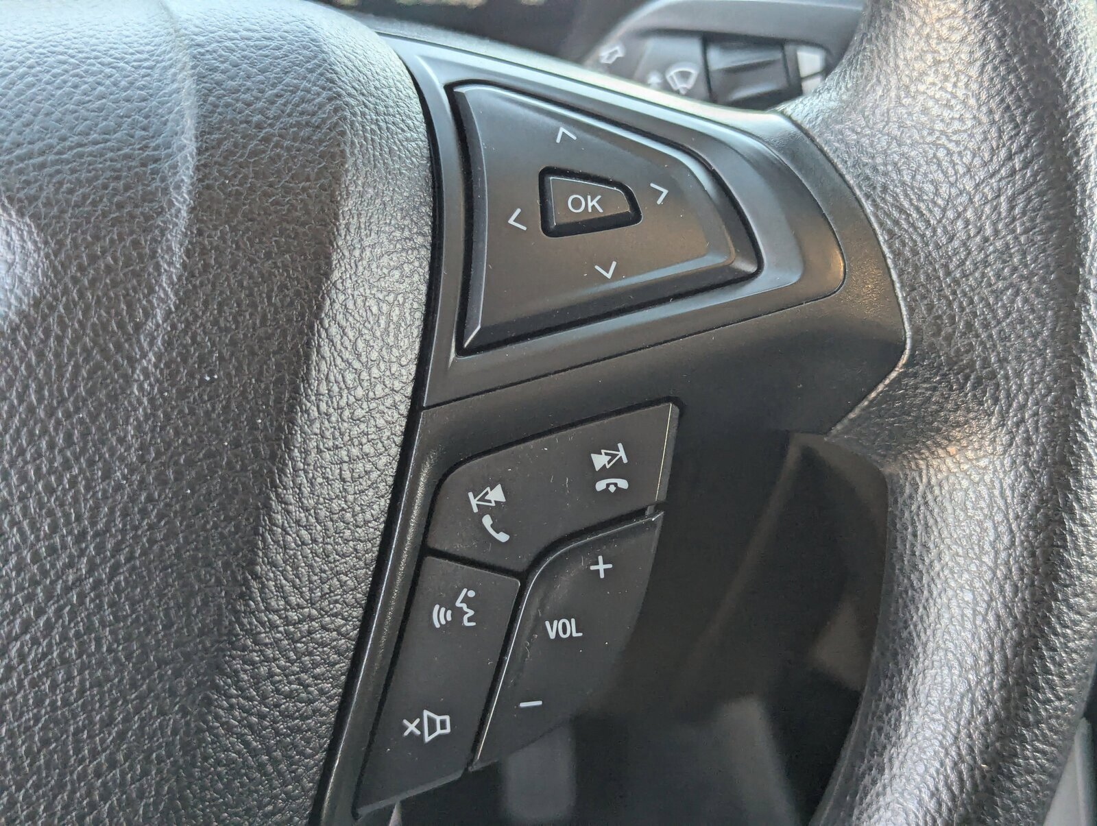 2022 Ford Edge SE photo 22