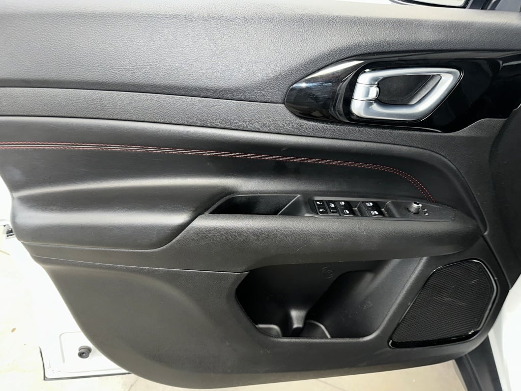 2024 Jeep Compass Trailhawk photo 3