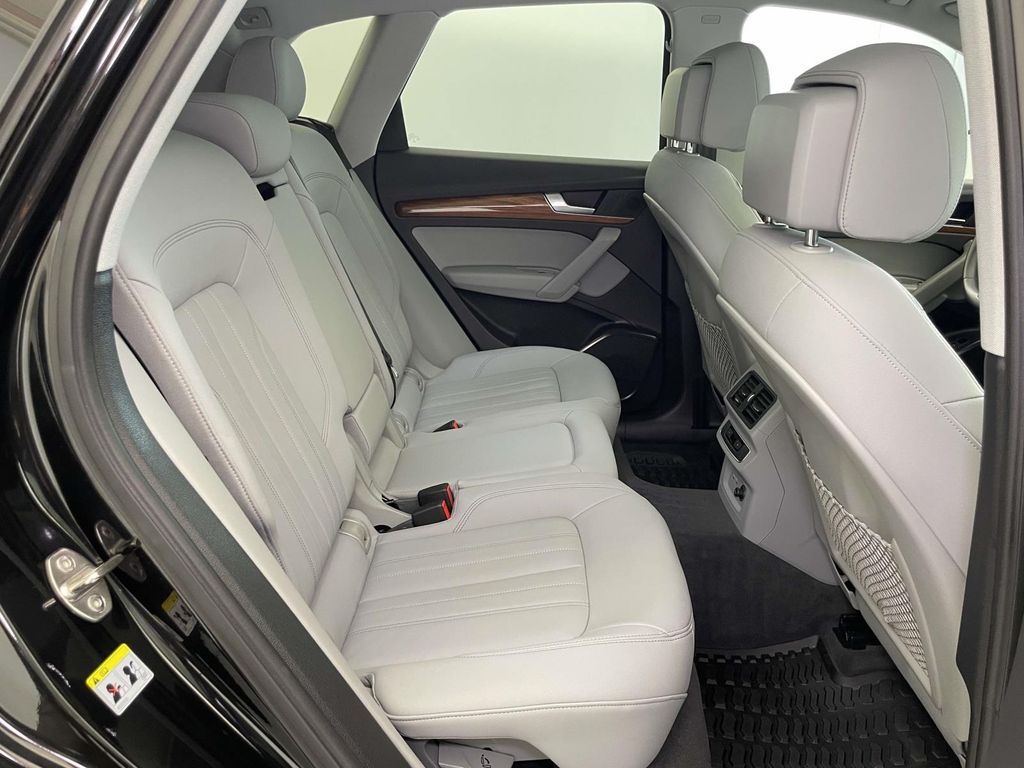 2022 Audi Q5 45 S line Premium photo 17