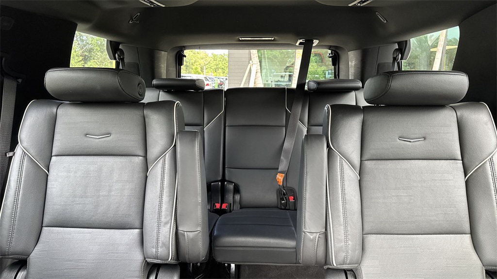 2023 Cadillac Escalade Premium Luxury photo 17