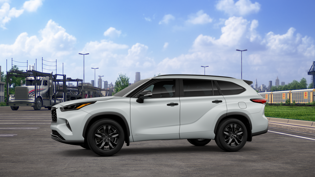 2025 Toyota Highlander Hybrid XLE photo 3