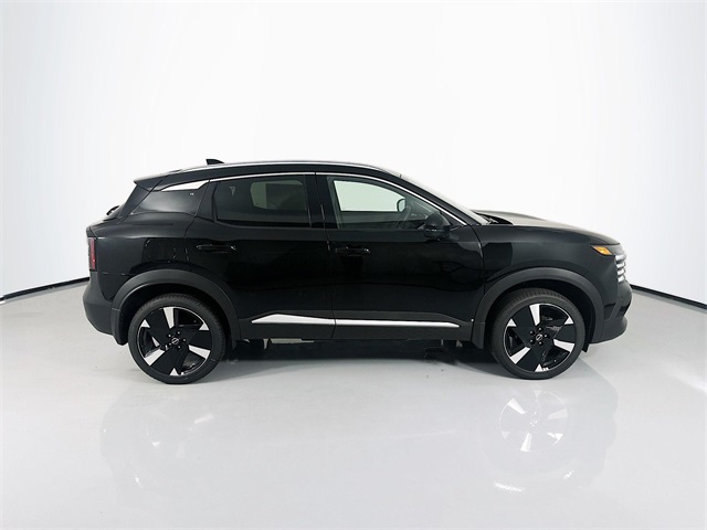 2025 Nissan Kicks SR photo 8
