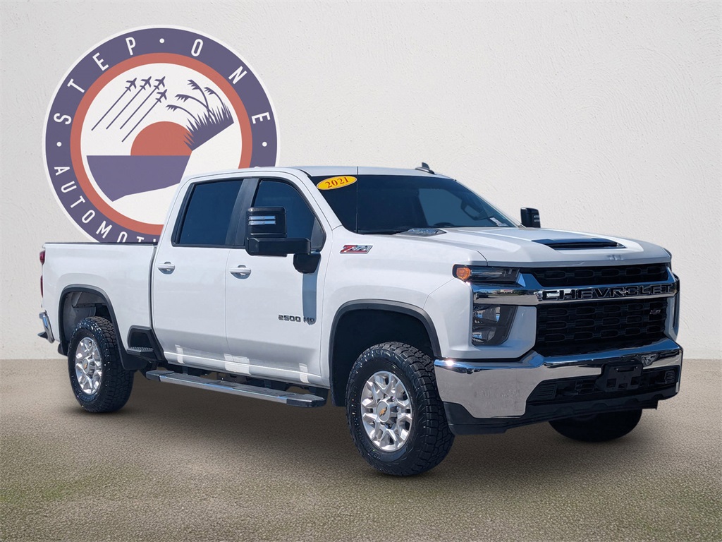 2021 Chevrolet Silverado 2500HD LT photo 2