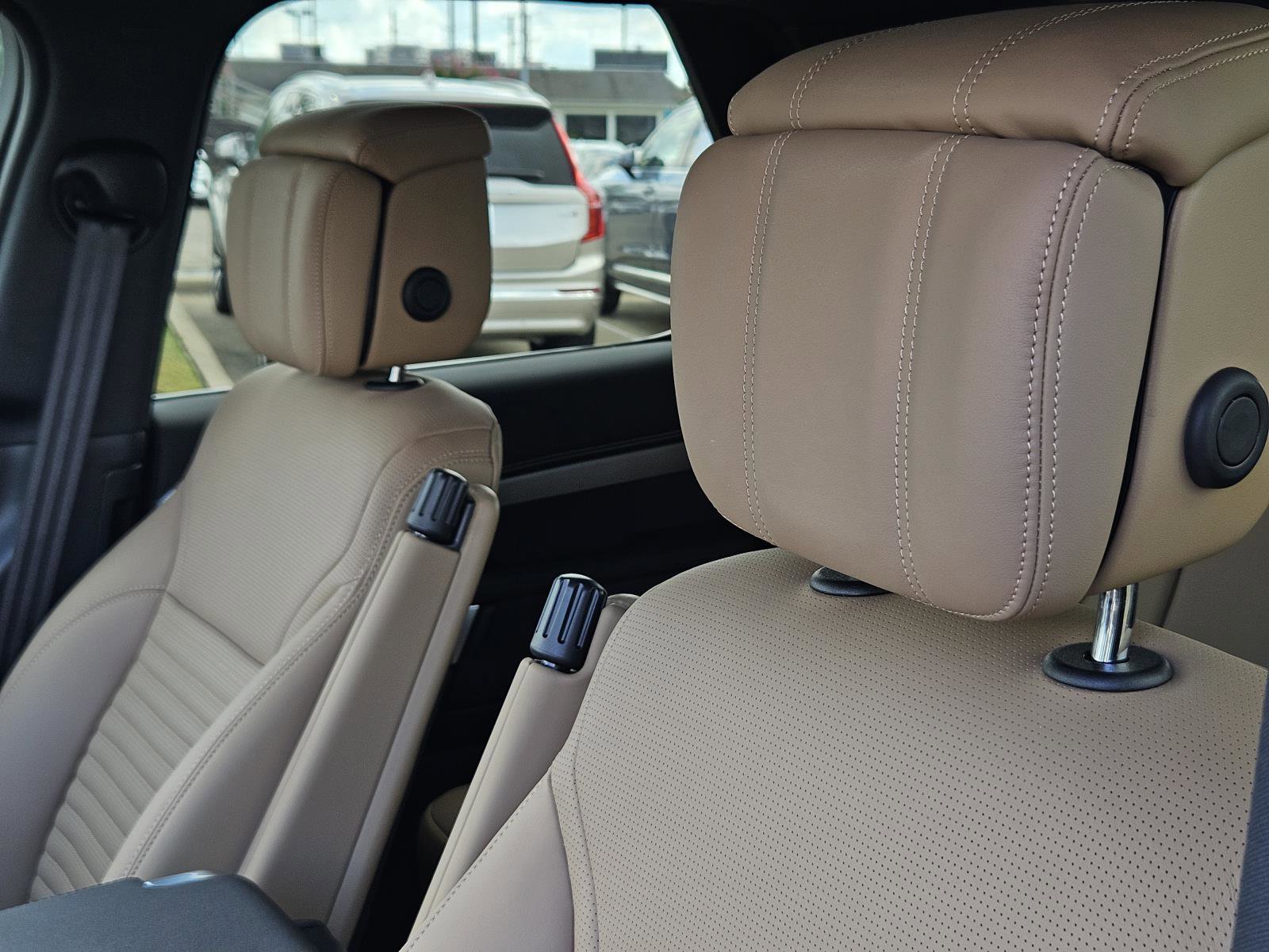 2025 Land Rover Discovery P360 Dynamic SE photo 29
