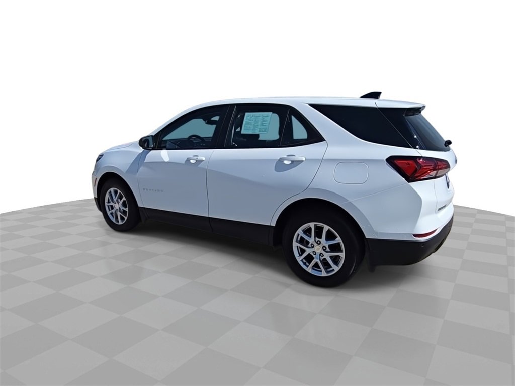 2024 Chevrolet Equinox LS photo 5